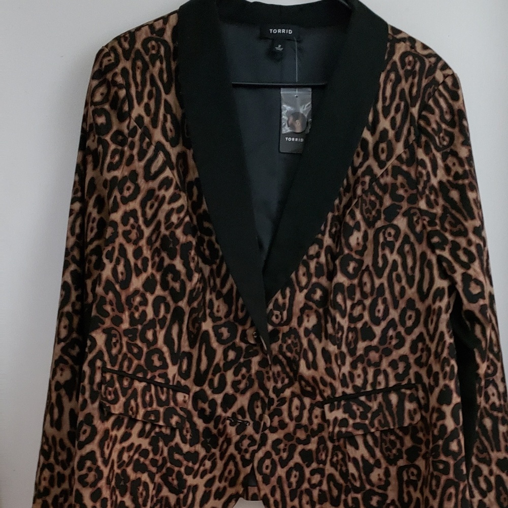 SOLD TORRID LEOPARD PRINT BLAZER